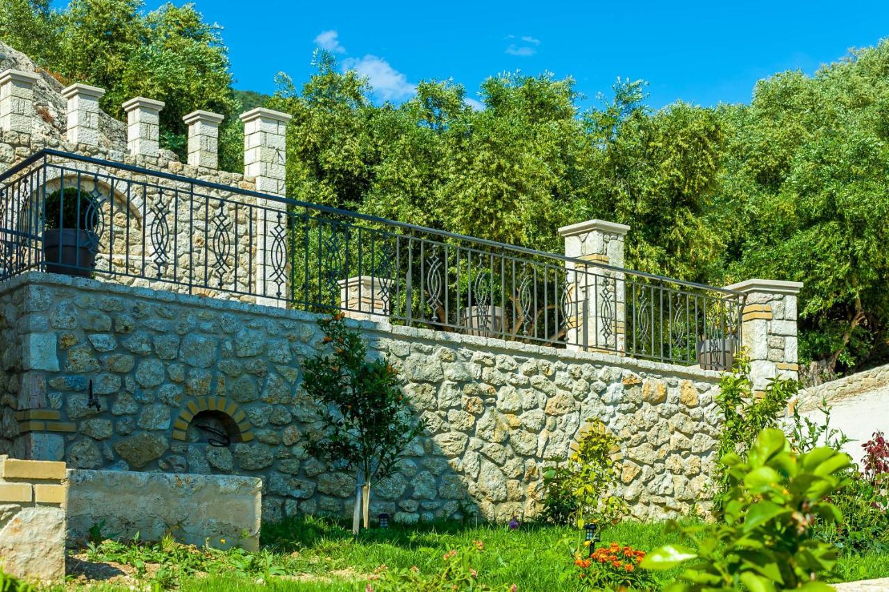 Natura Luxury Suites パルガ エクステリア 写真