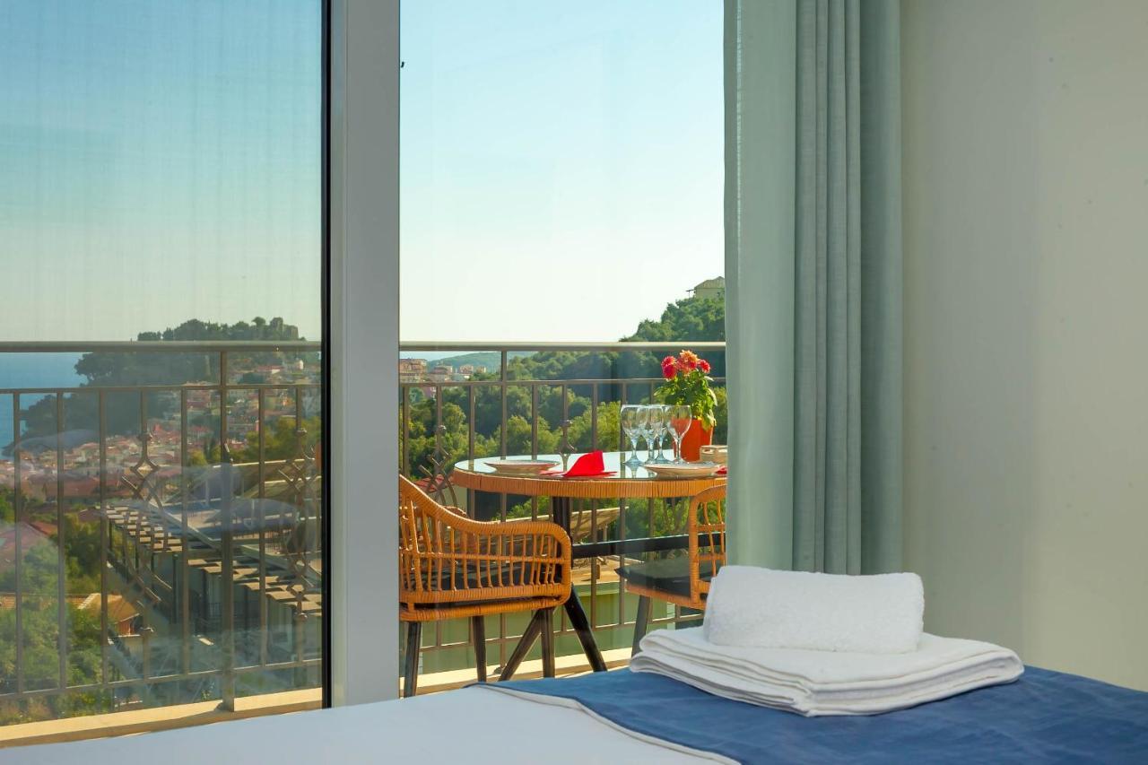 Natura Luxury Suites パルガ エクステリア 写真
