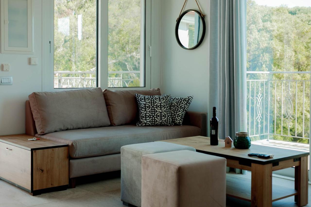 Natura Luxury Suites パルガ エクステリア 写真