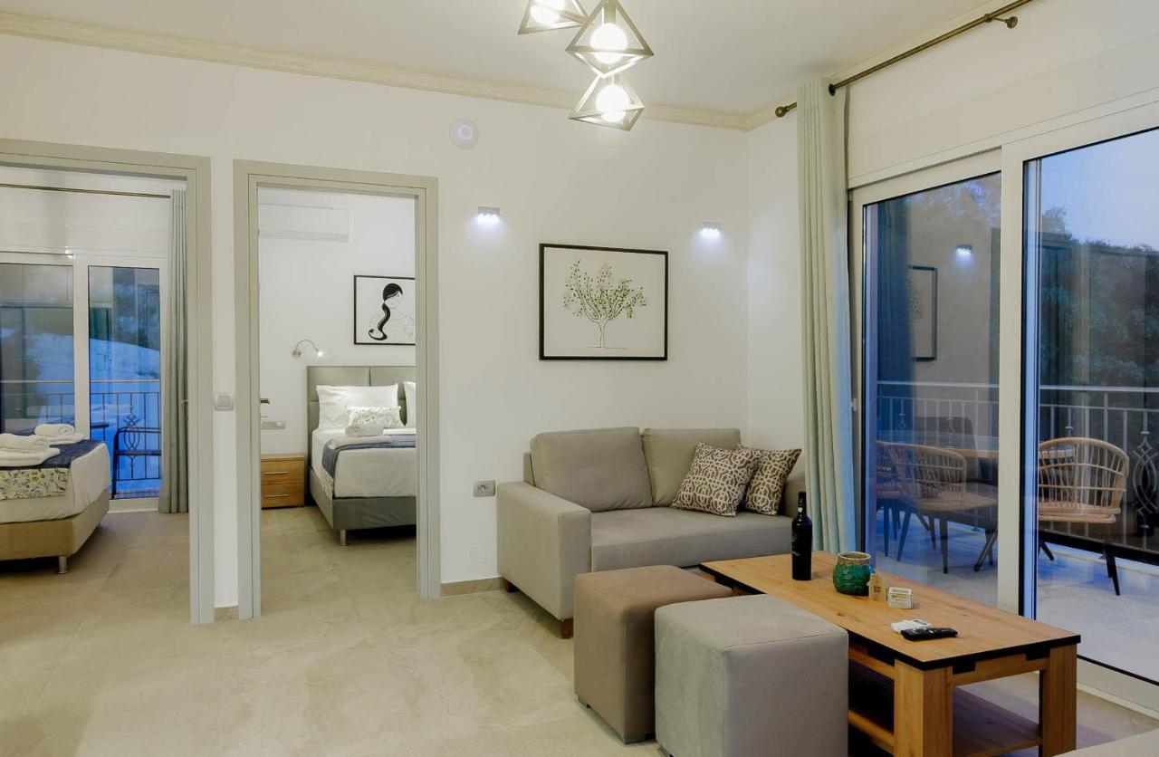 Natura Luxury Suites パルガ エクステリア 写真
